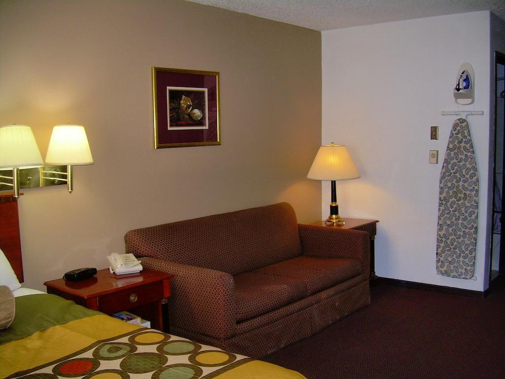 Hotel Super 8 By Wyndham Milwaukee Airport Exteriér fotografie